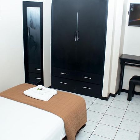 מצ'אלה Hotel Paris מראה חיצוני תמונה